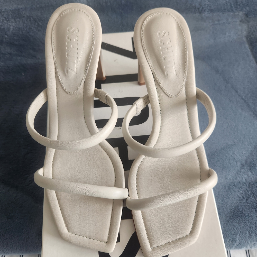 SCHUTZ Women's Elegant Cream Heels